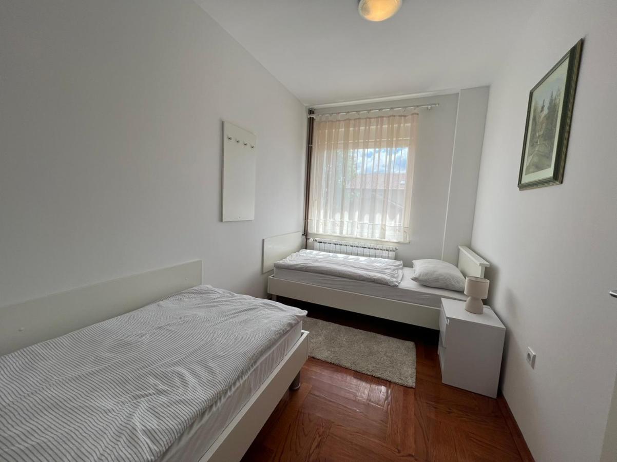 Apartmani Nova Karlovac Esterno foto