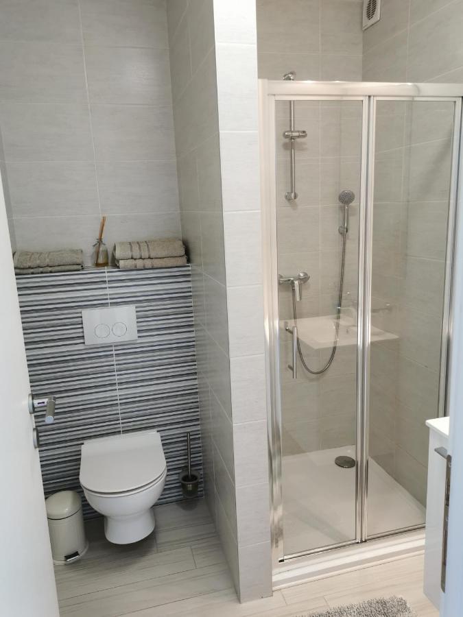 Apartmani Nova Karlovac Esterno foto