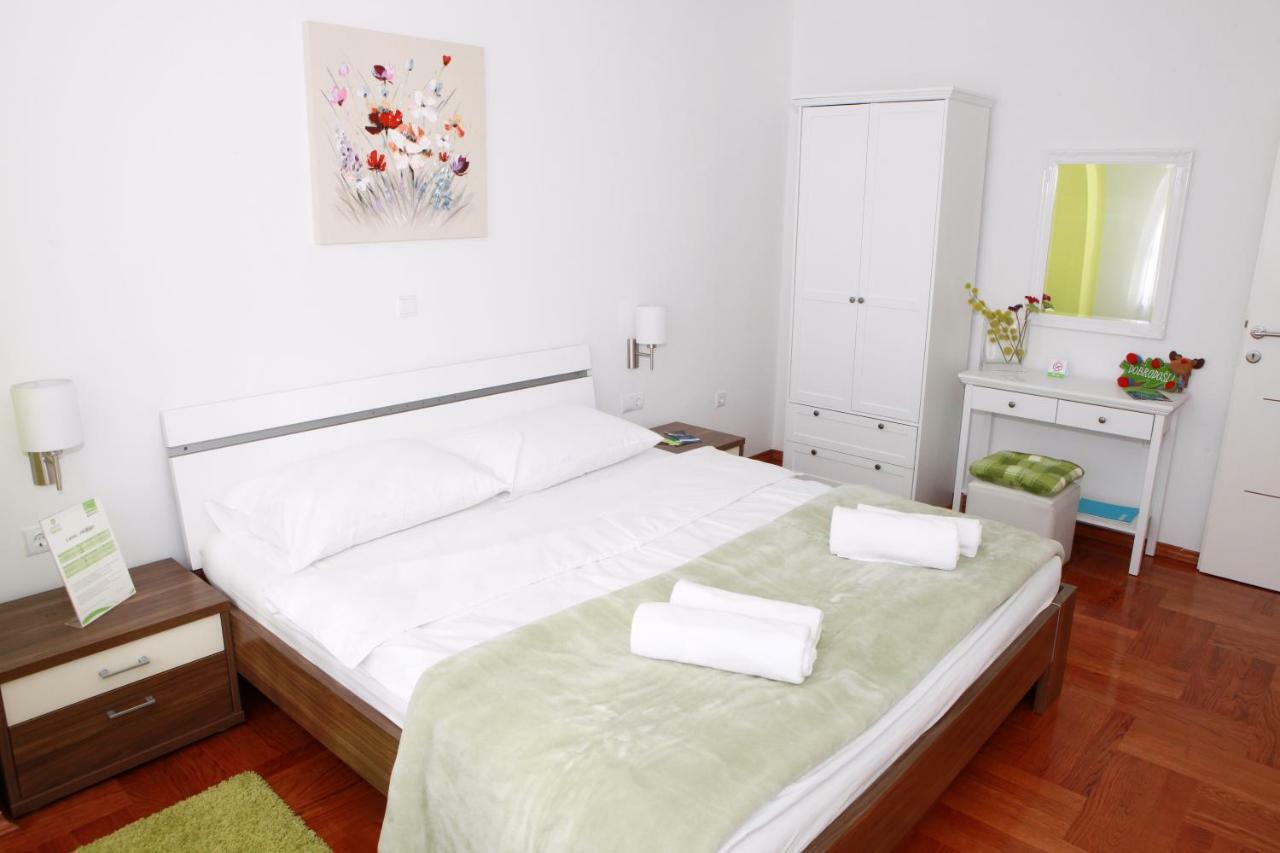 Apartmani Nova Karlovac Esterno foto