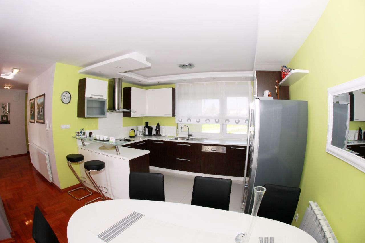 Apartmani Nova Karlovac Esterno foto