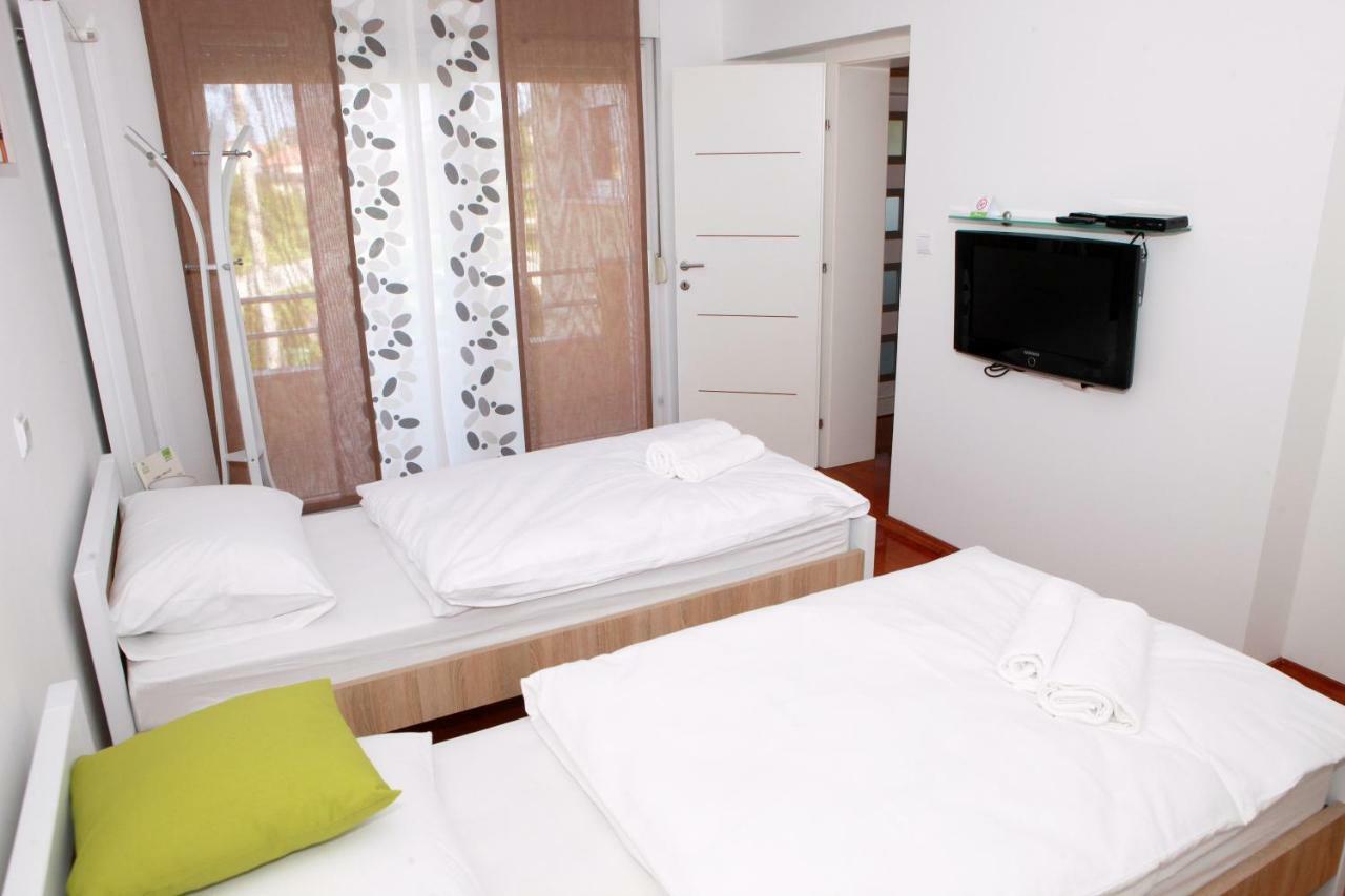 Apartmani Nova Karlovac Esterno foto