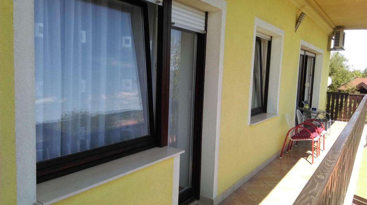 Apartmani Nova Karlovac Esterno foto